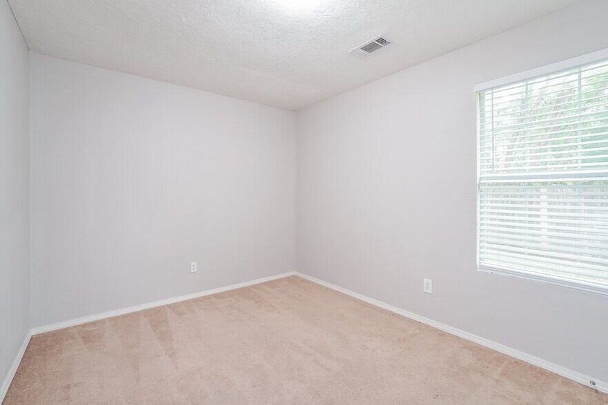 Building Photo - 15154 Elstree Dr