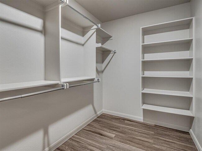 Building Photo - 206 Gray St