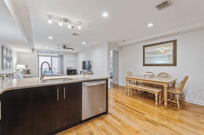 Building Photo - 309 Grand St