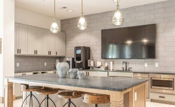 Building Photo - 1 bedroom in The Woodlands TX 77375