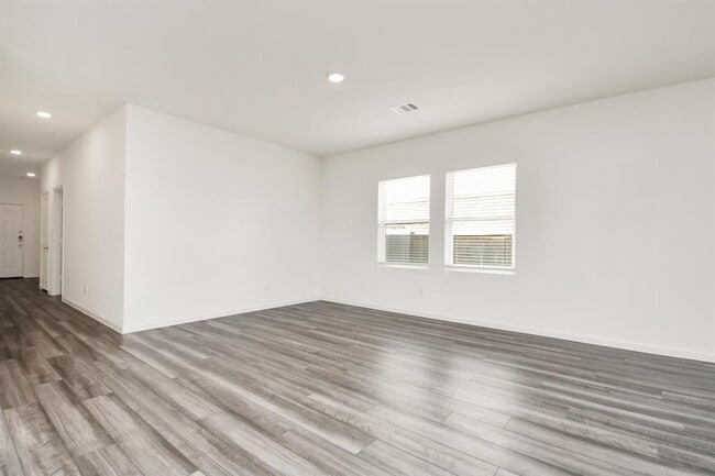 Building Photo - 7807 Royalwood Dr