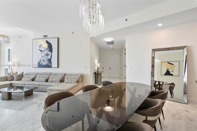 Building Photo - 16001 Collins Ave