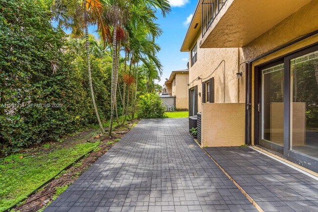 Building Photo - 6854 NW 173rd Dr
