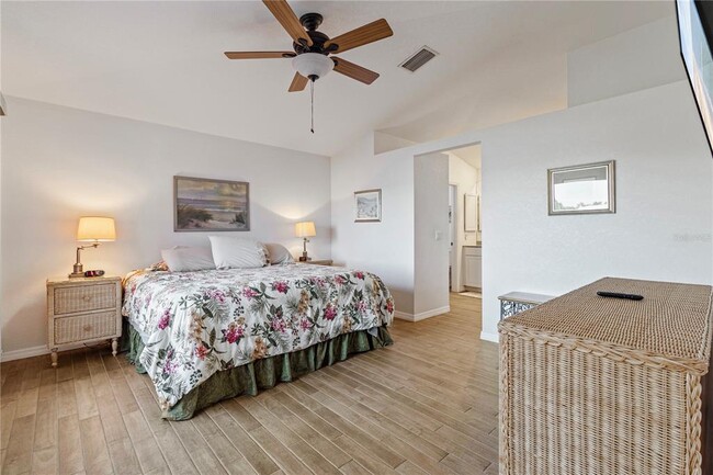 Building Photo - 6460 Blueberry Dr