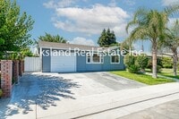 Building Photo - Lathrop