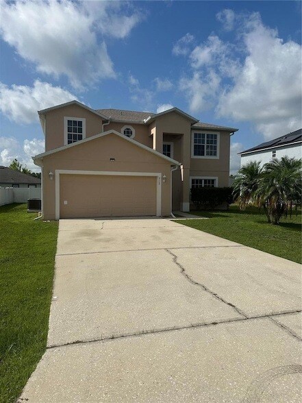 Building Photo - 712 Parrot Ct
