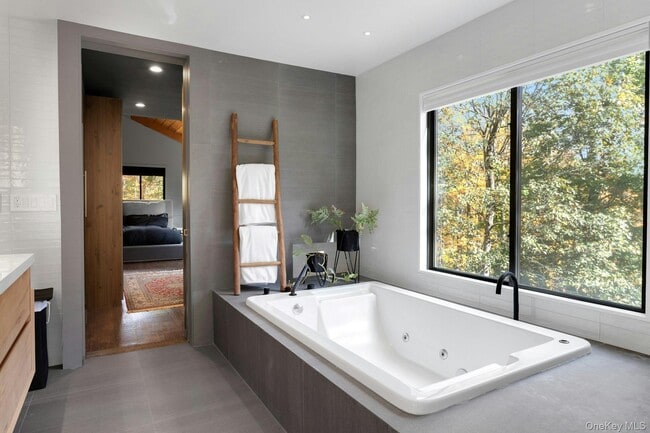 Building Photo - 16 Old Wagon Rd