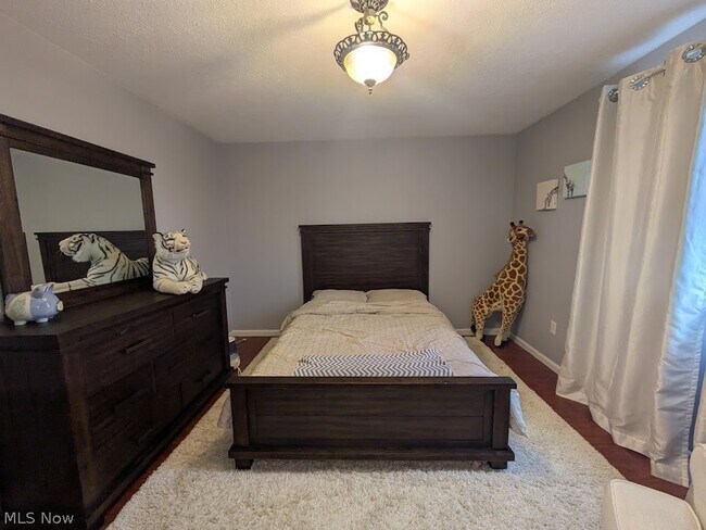 Building Photo - 1902 Harding Dr