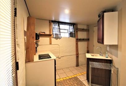 Building Photo - 811 E Pleasant St