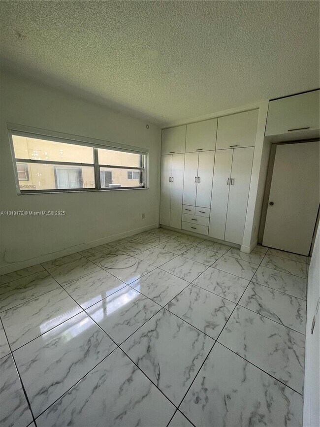 Building Photo - 15699 SW 73rd Cir Terrace