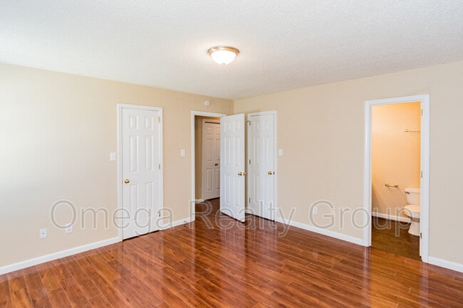 Building Photo - 118 Cedar Bend Dr