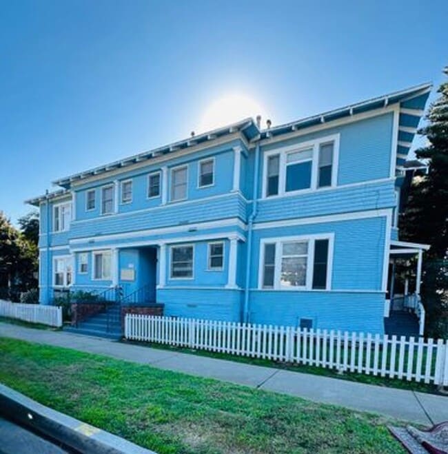 Building Photo - 307