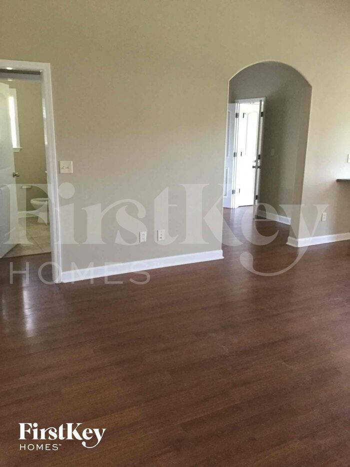 Building Photo - 1628 Needle Oak Dr