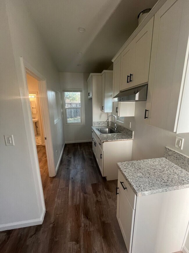 Building Photo - 4036-4040 Velma Ave