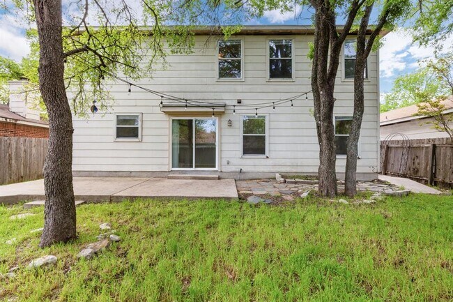 Building Photo - 2036 Kaiser Dr