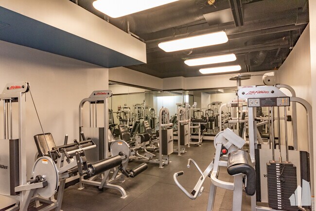 Building Photo - 10 E Ontario St