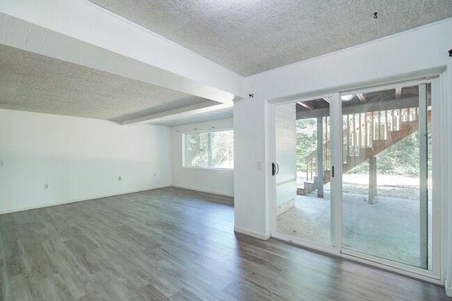 Building Photo - 5Bd/3Ba Edmonds House