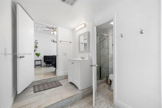 Building Photo - 19 NE 3rd St