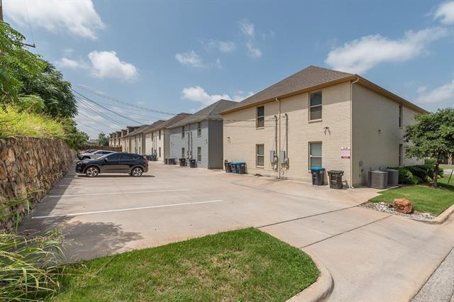 Building Photo - 2705 McCart Ave