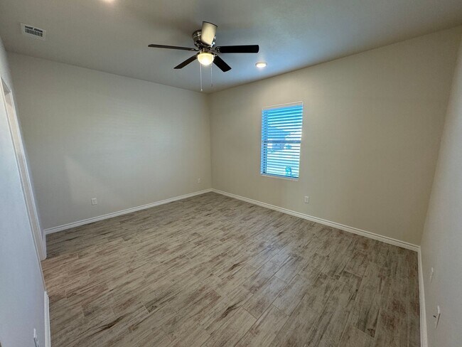 Building Photo - 5110 Rose Petal Ct