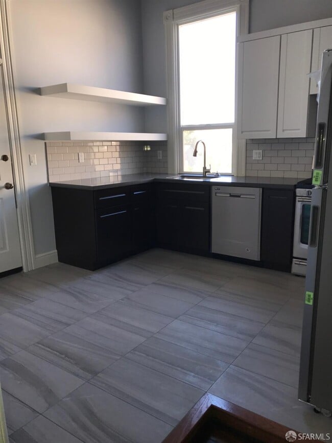 Building Photo - 1937 McAllister St