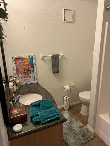 Building Photo - 3145 E Flamingo Rd