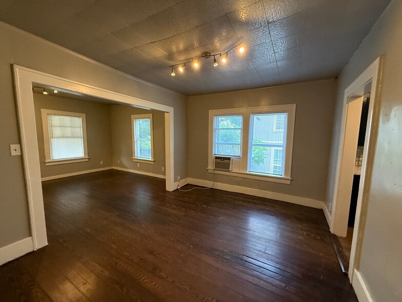 Building Photo - 1506 W Bowen Pl