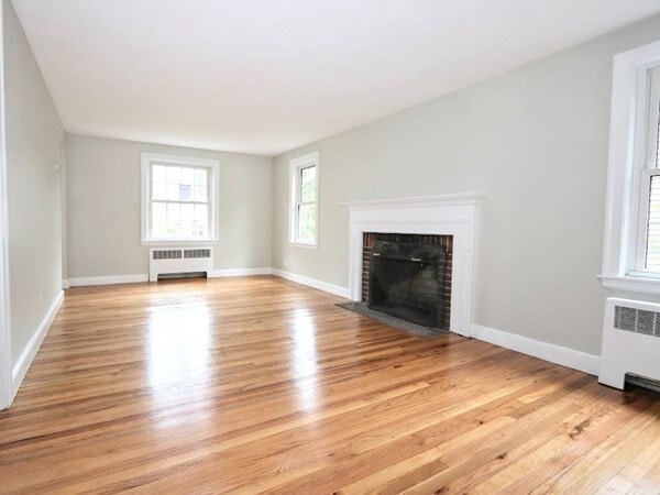 Building Photo - 66 Spruce St