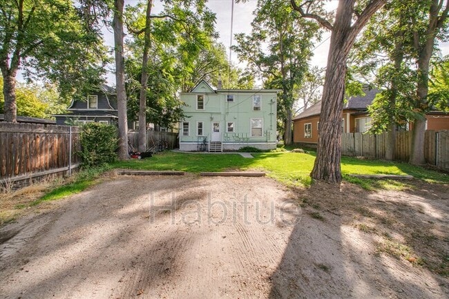 Building Photo - 1405 N 11th St