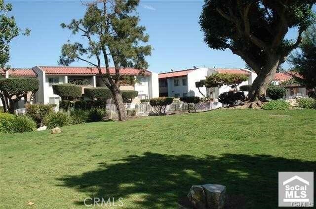 Building Photo - 2511 W Sunflower Ave