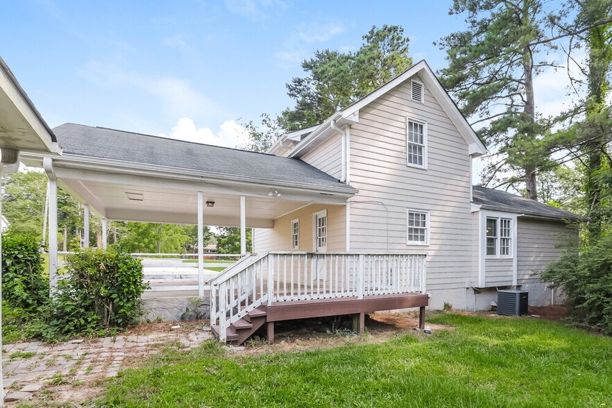 Building Photo - 2619 Majestic Cir
