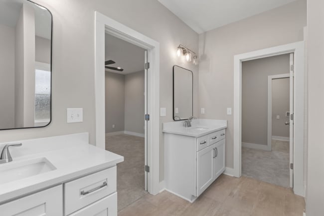 Building Photo - 219 Bush Rd SE