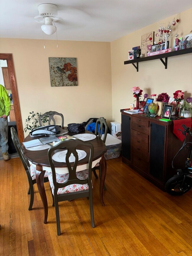 Building Photo - 301 S Main St