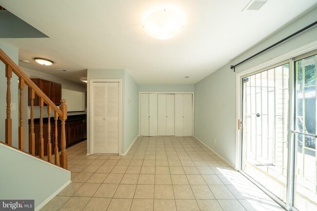 Building Photo - 9572 Inverary Ct