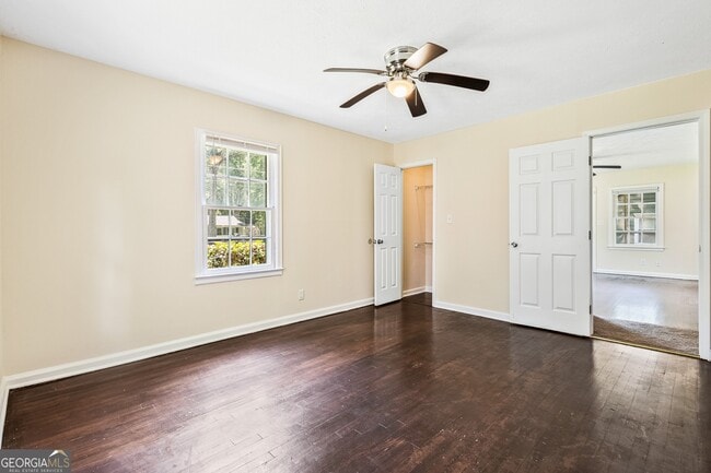 Building Photo - 4150 Hanes Dr