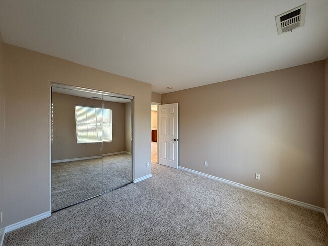 Building Photo - Ana Verde 3 bedroom