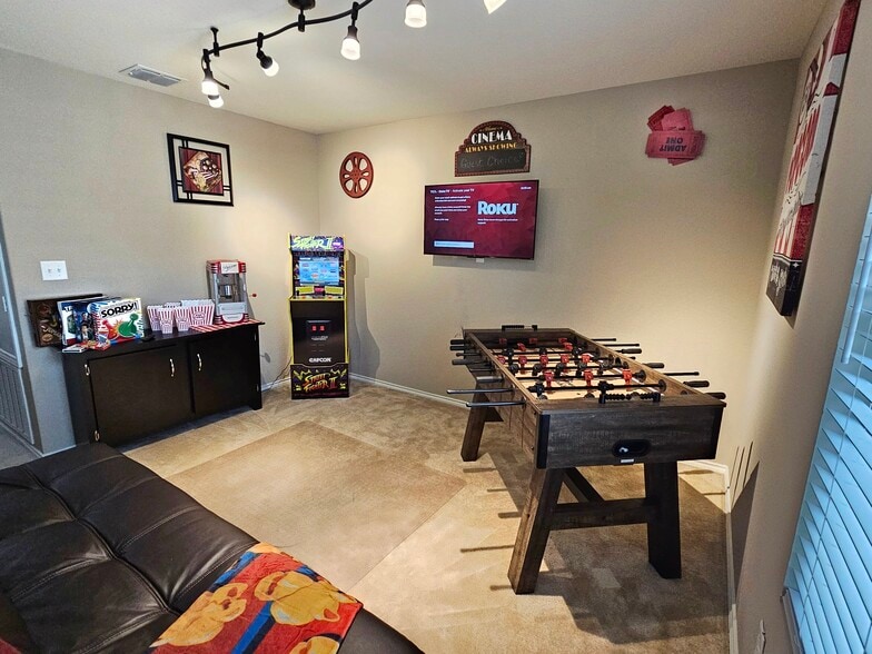 Building Photo - 9618 Silver Mist Way