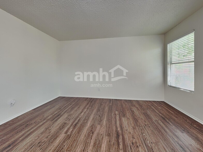 Building Photo - 4301 Meadowknoll Dr