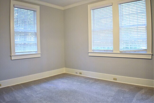 Building Photo - 2417 Blossom St