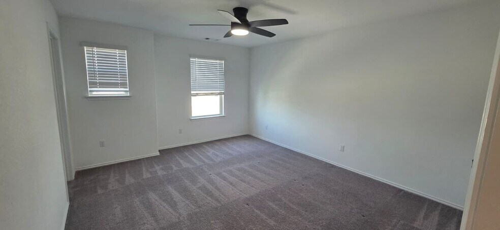 Building Photo - 541 Pickrell Lp