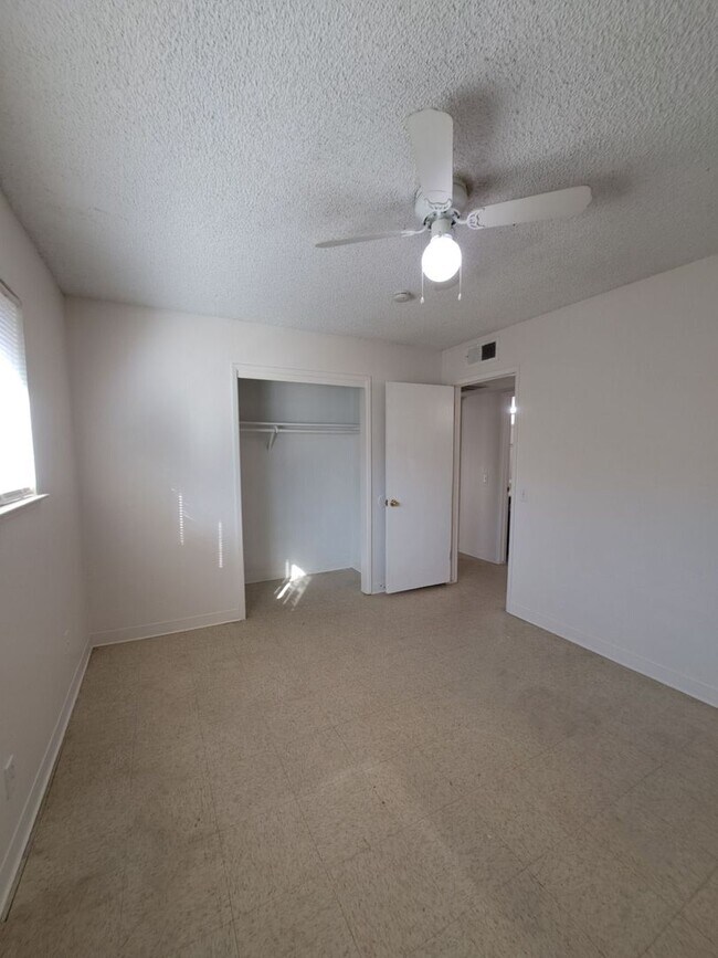 Building Photo - 4864 E University Ave