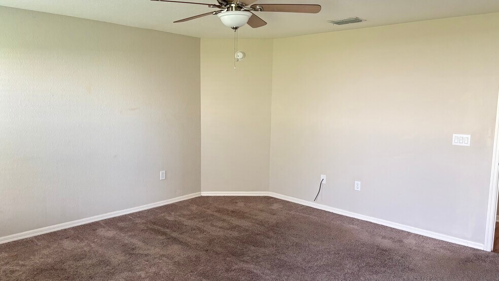 Building Photo - 338 Pentas Ln