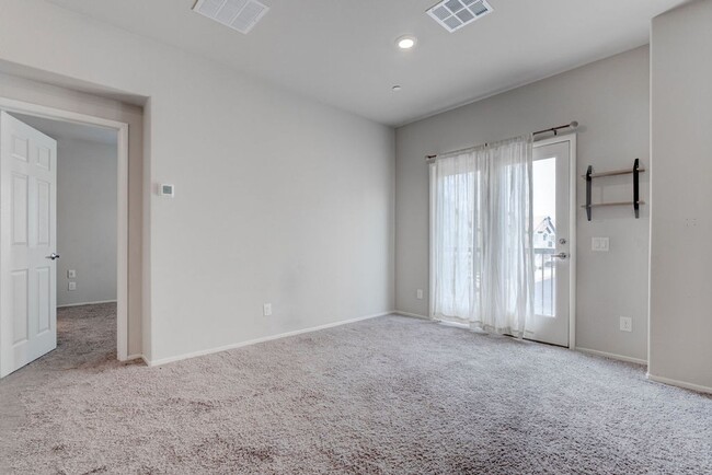 Building Photo - 4735 Ridgeley Ave