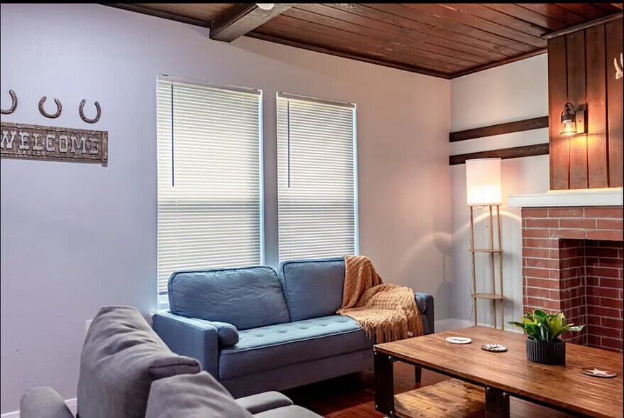 Building Photo - 3415 Shelby Ave