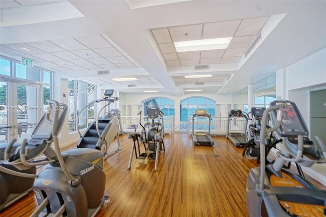 Building Photo - 808 Brickell Key Dr