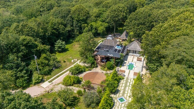 Building Photo - Private Architectural Estate Minutes from ...