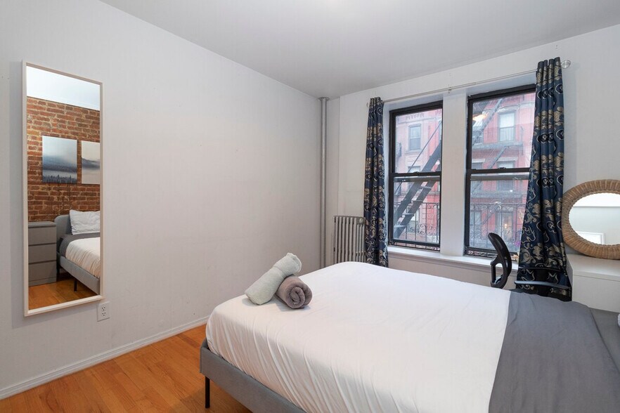 Building Photo - 1794 1st Ave