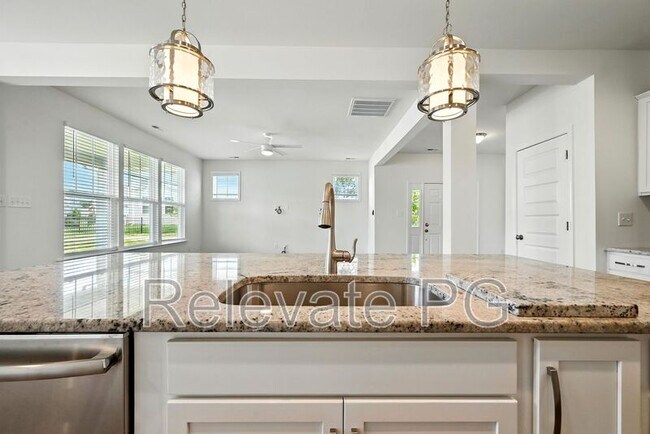 Building Photo - 9893 Honeybee Dr