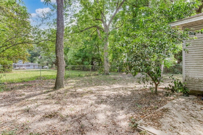 Building Photo - Move-in ready 3-bedroom, 1-bath cottage