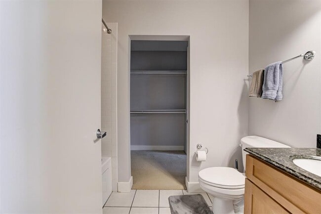 Building Photo - 444 N Central Ave